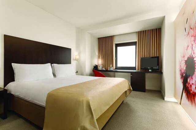 Отель Ramada Plaza Bucharest Бухарест-16
