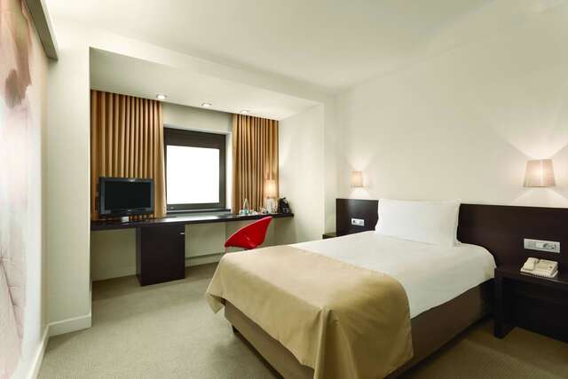 Отель Ramada Plaza Bucharest Бухарест-26